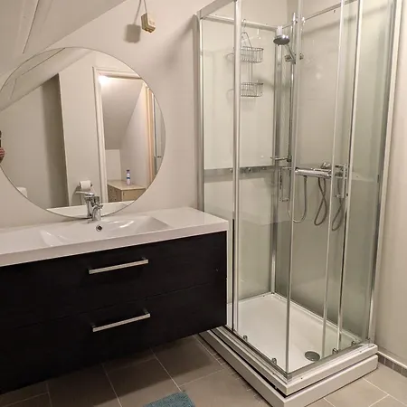 Apartment Innholdsrik Med Hage